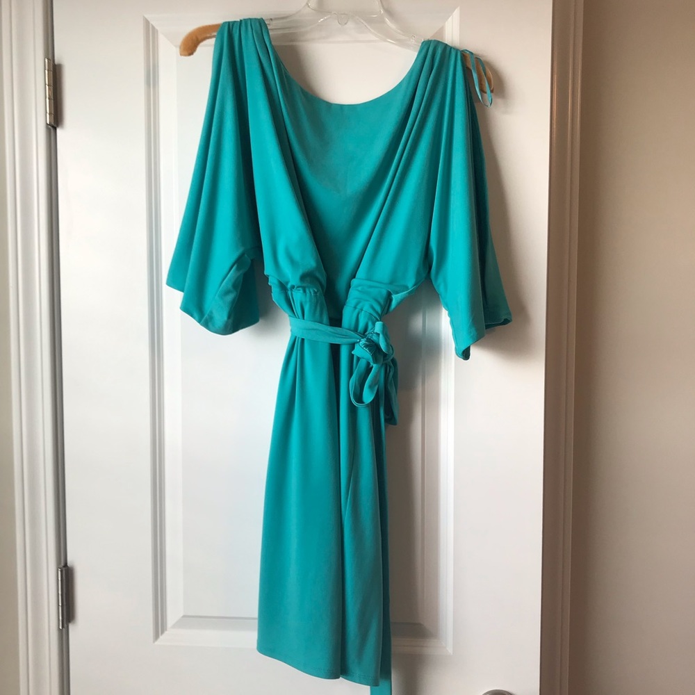 Jessica Simpson slit sleeve dress